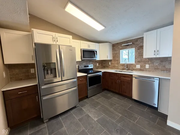 $229,900 | 6993 East County Road 1000 North, Roachdale, IN 46172