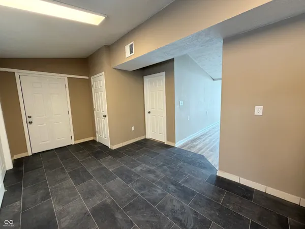 $229,900 | 6993 East County Road 1000 North, Roachdale, IN 46172