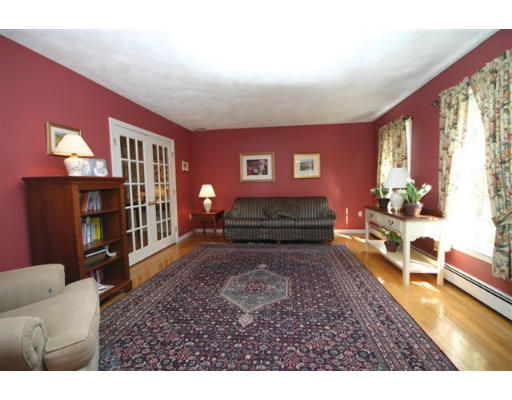 20 Wycliffe Road Walpole, MA 02032 - Photo 3 of 19