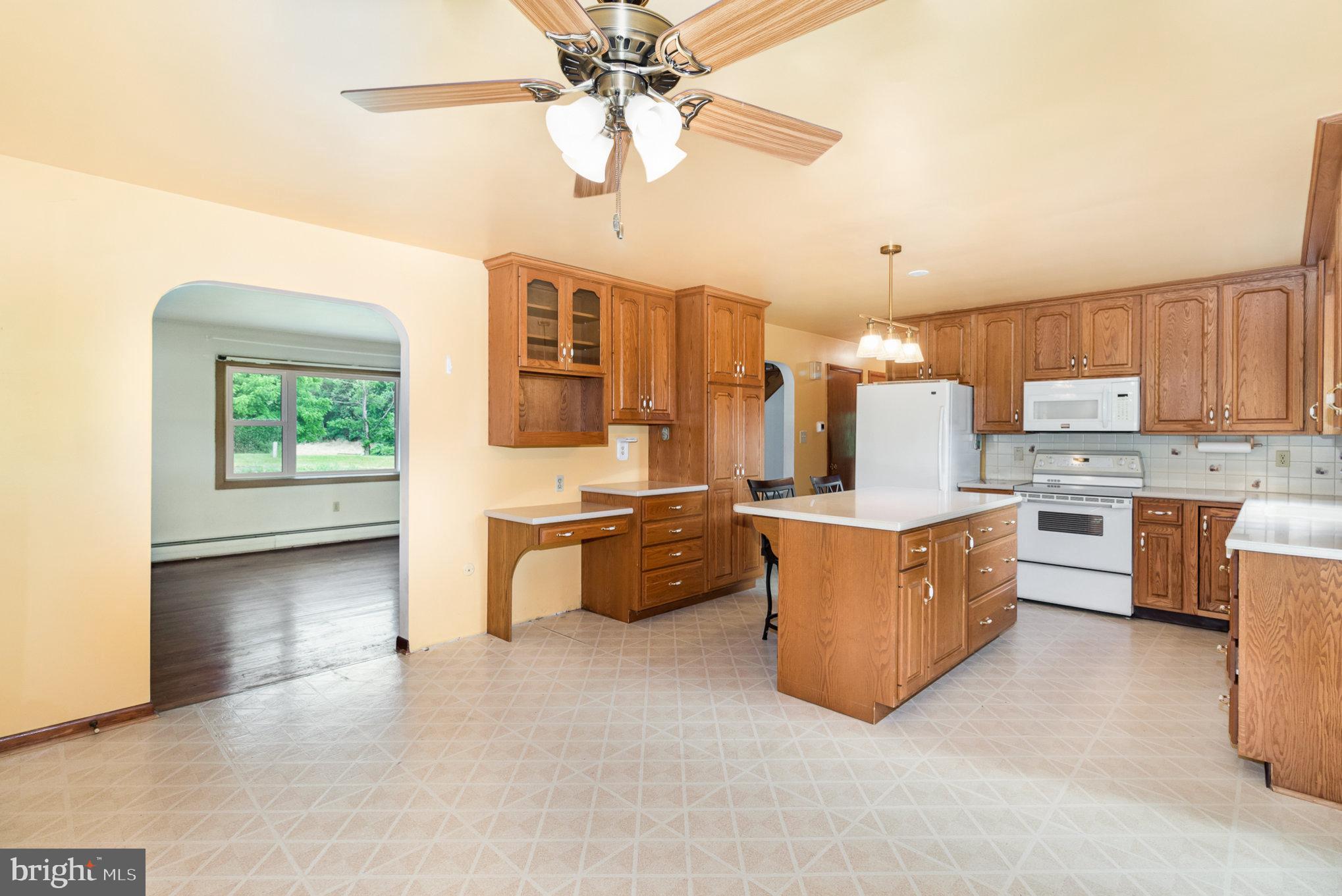 16 Timber Road Mechanicsburg, PA 17050 - Photo 3 of 27 Gallery Image 3
