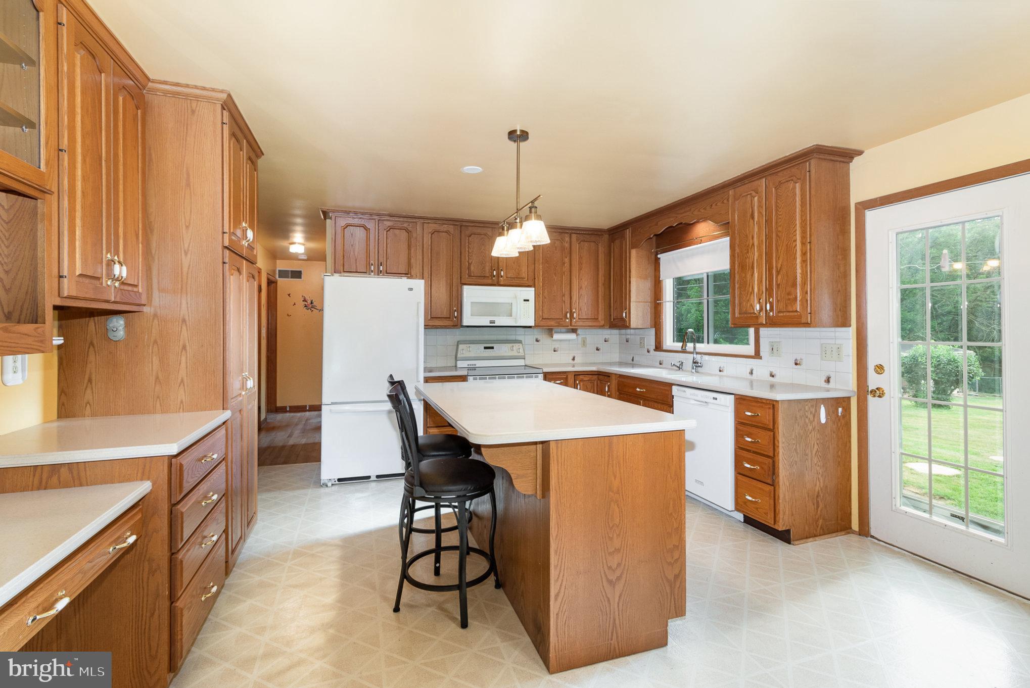 16 Timber Road Mechanicsburg, PA 17050 - Photo 5 of 27 Gallery Image 5