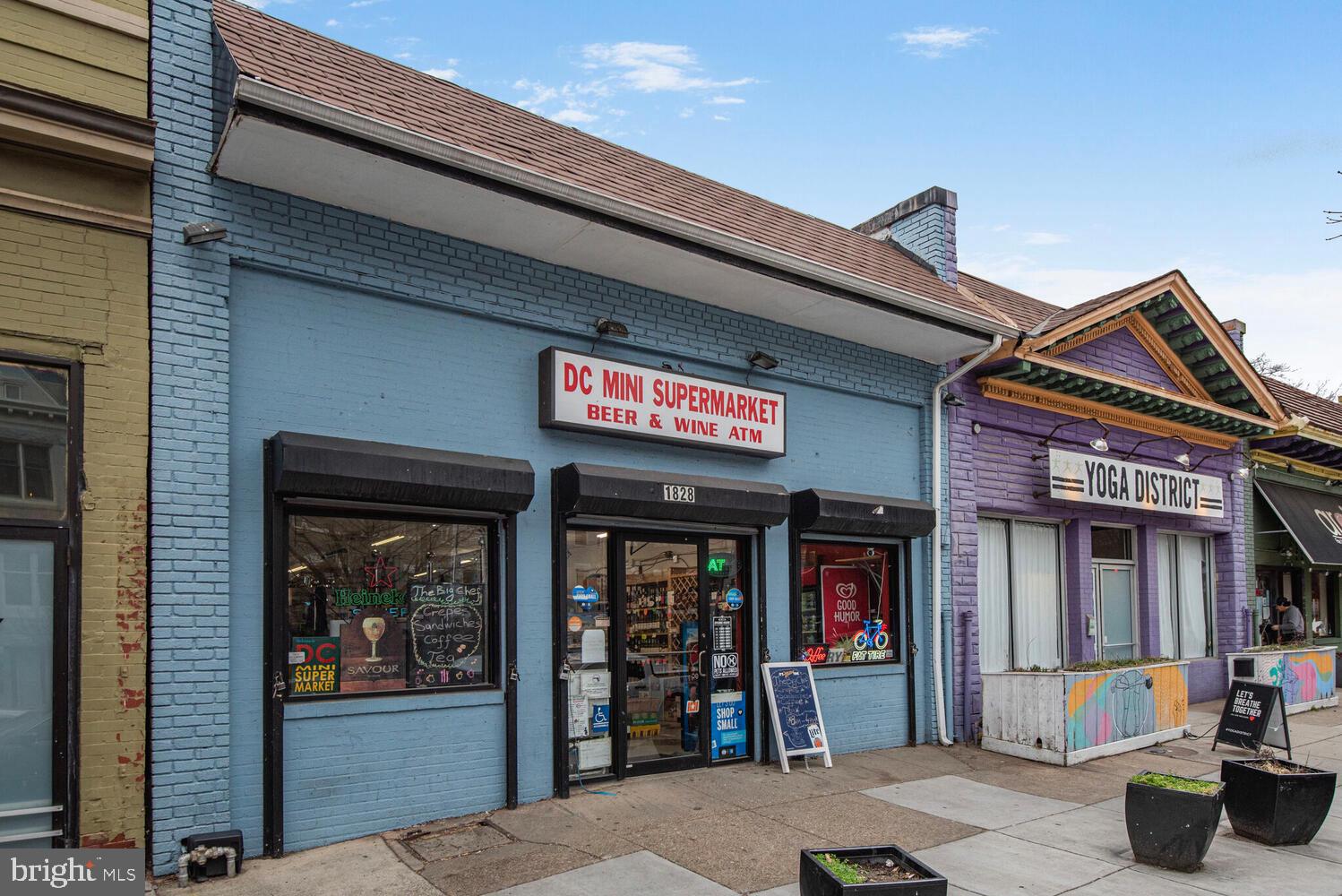 110 Seaton Place Northwest Washington, DC 20001 - Photo 32 of 47 a view of a stores