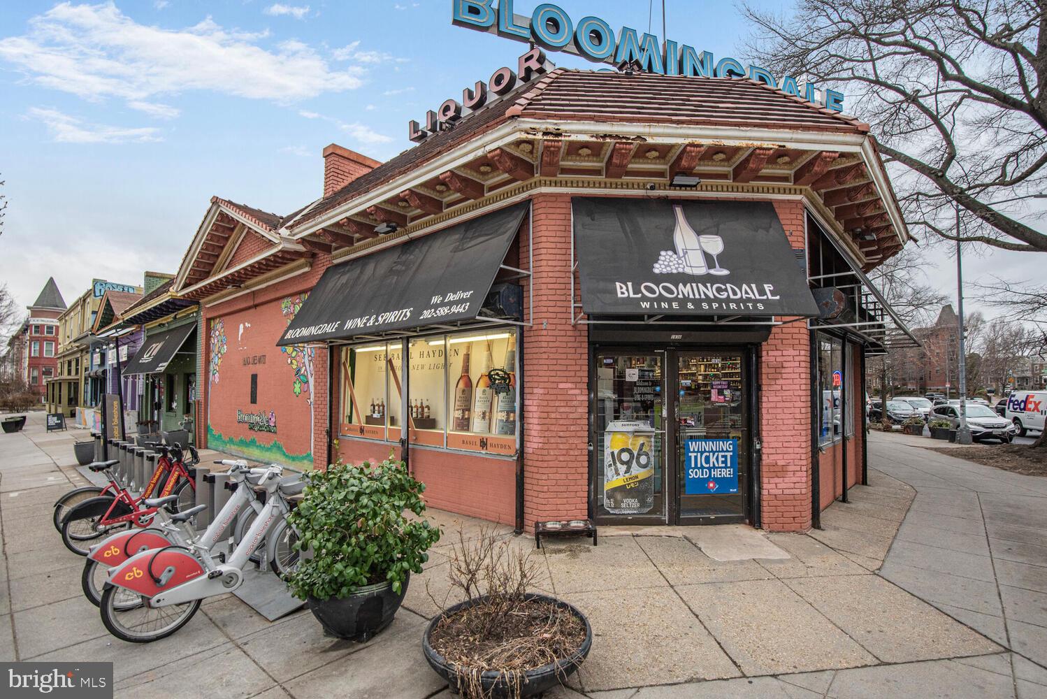 110 Seaton Place Northwest Washington, DC 20001 - Photo 33 of 47 a front view of a house