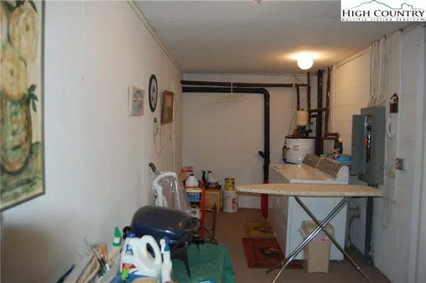 $375,000 | 202 Knoll Circle, Newland, NC 28657