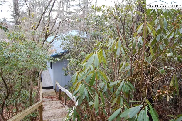 $375,000 | 202 Knoll Circle, Newland, NC 28657