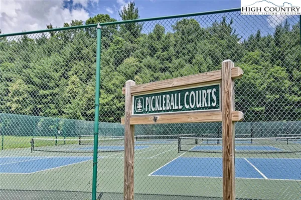 $375,000 | 202 Knoll Circle, Newland, NC 28657