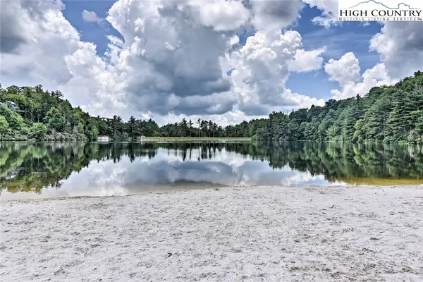 $375,000 | 202 Knoll Circle, Newland, NC 28657