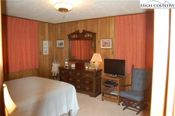 $375,000 | 202 Knoll Circle, Newland, NC 28657