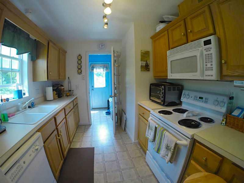 335 Pine Creek Road Wexford, PA 15090 - Photo 8 of 20 Kitchen.
