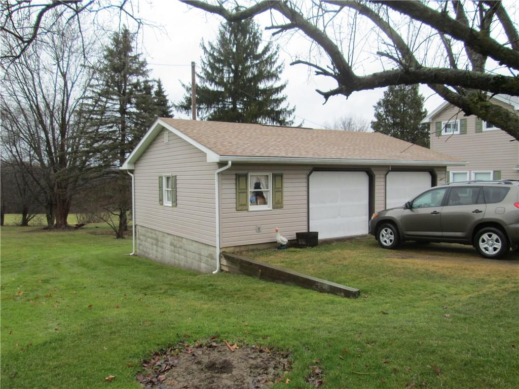 363 Moravia Road New Castle, PA 16102 - Photo 3 of 18