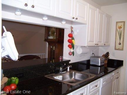 3571 Tremonte Circle, Unit 241 Rochester, MI 48306 - Photo 7 of 13 Tremonte Circle South 3571-Kitch