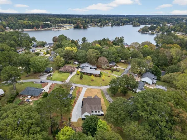 $675,000 | 111 Lakeview Drive, Carrollton, GA 30117