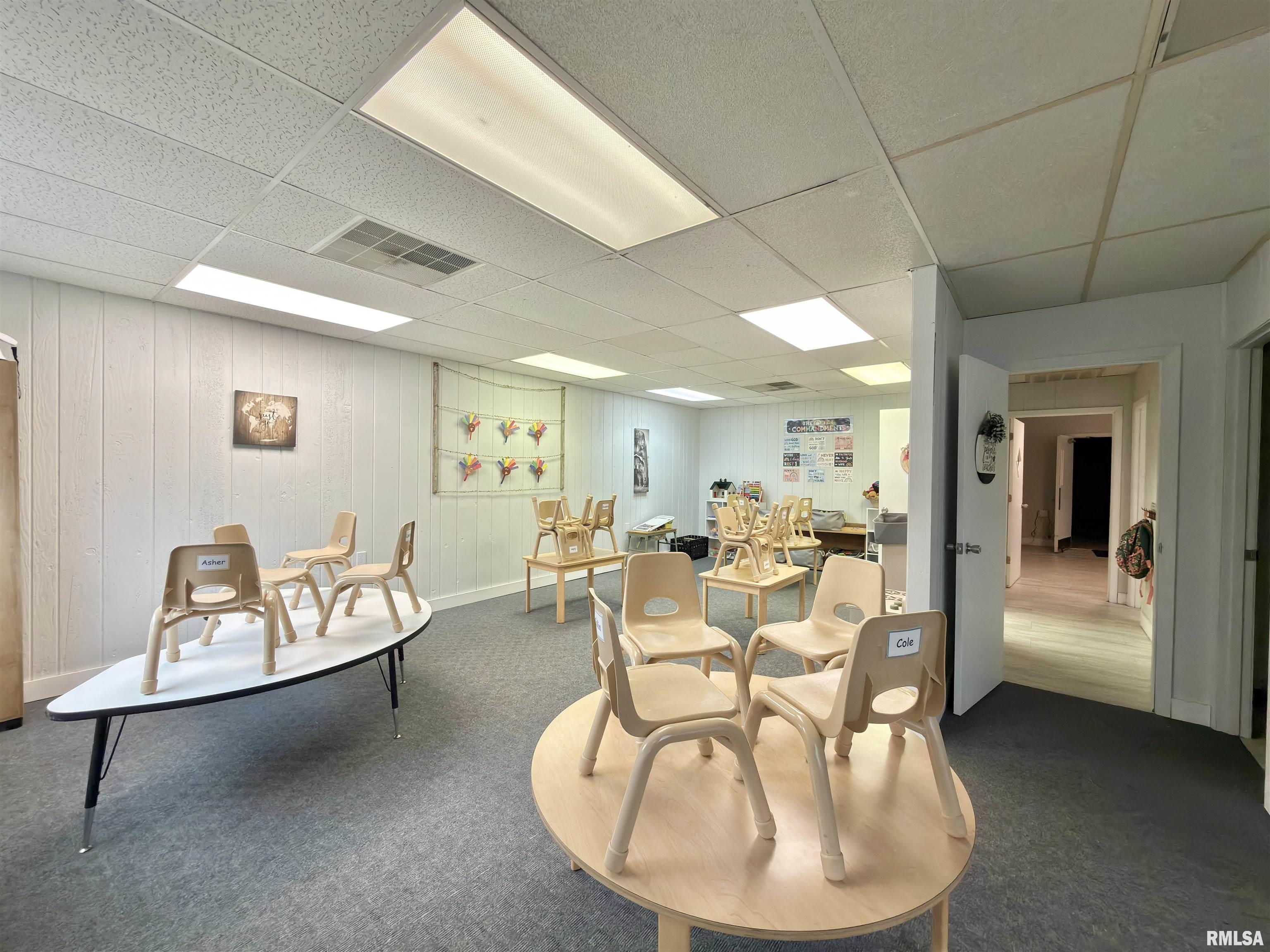 907 Highway 14 Carmi, IL 62821 - Photo 25 of 45