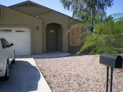 527 West Chipman Road Phoenix, AZ 85041 - Photo 1 of 5 front