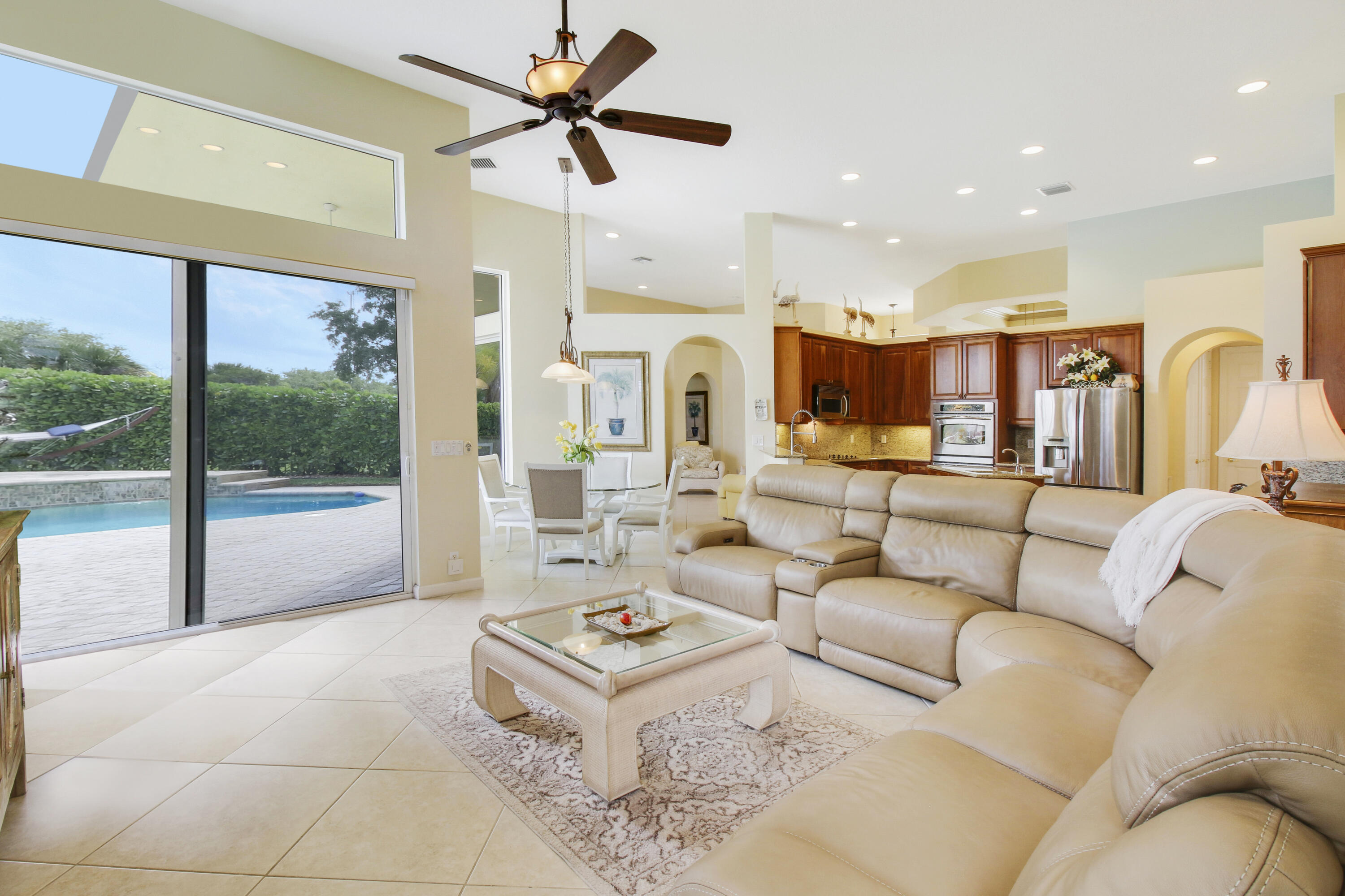 660 Southwest Yacht Basin Way Stuart, FL 34997 - Photo 14 of 39 Living Room