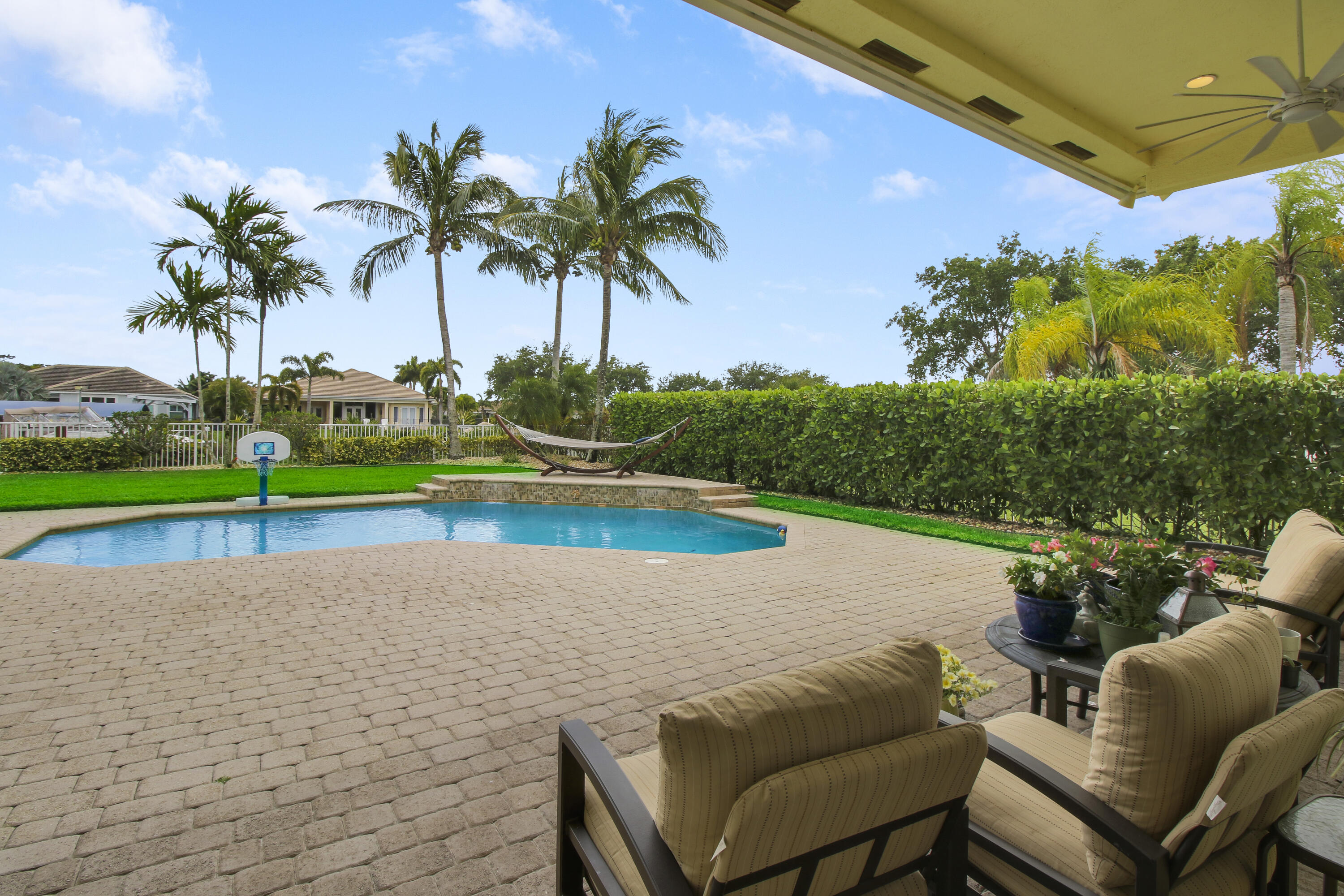 660 Southwest Yacht Basin Way Stuart, FL 34997 - Photo 29 of 39 Backyard