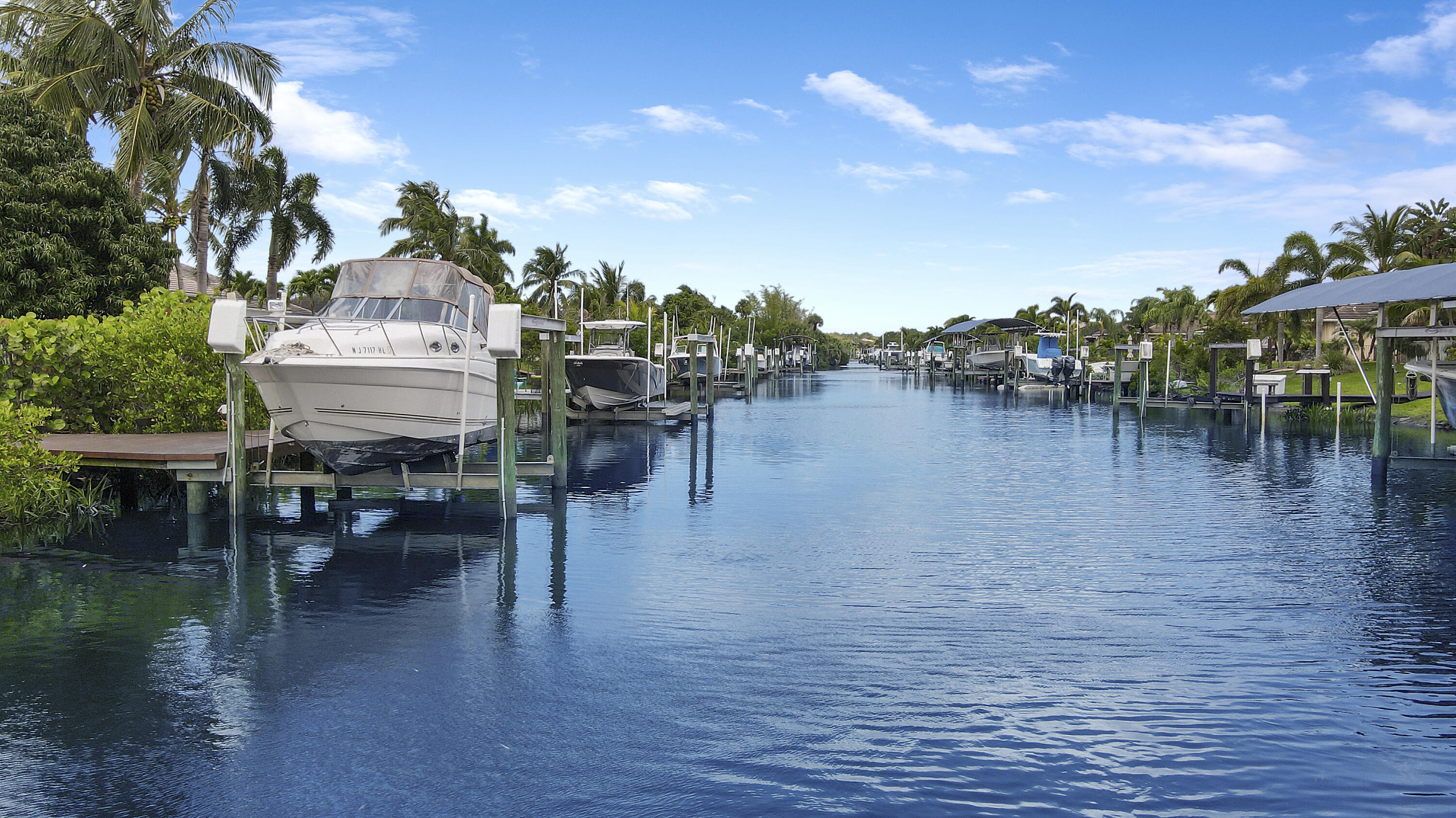 660 Southwest Yacht Basin Way Stuart, FL 34997 - Photo 36 of 39 Canal