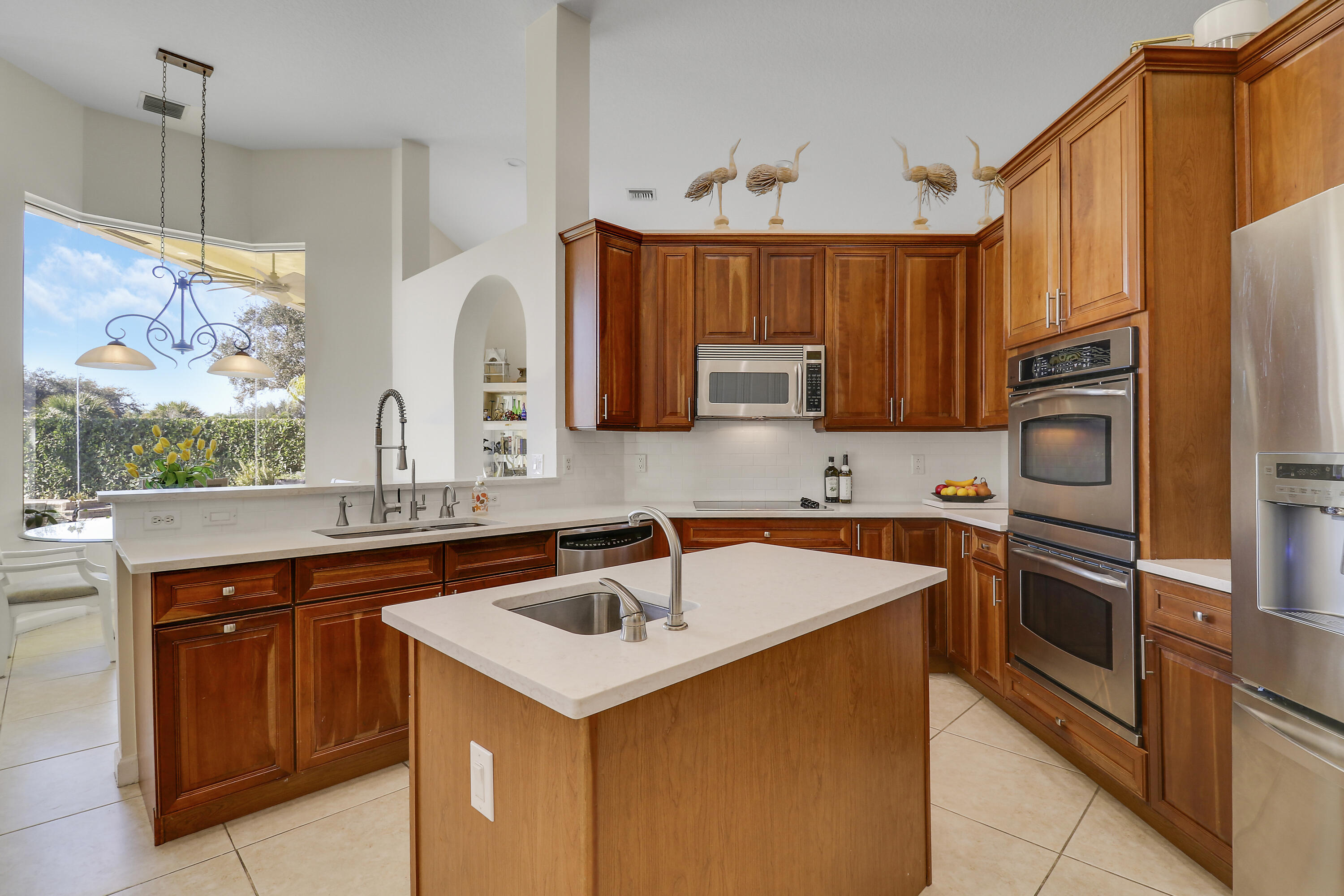 660 Southwest Yacht Basin Way Stuart, FL 34997 - Photo 8 of 39 Kitchen
