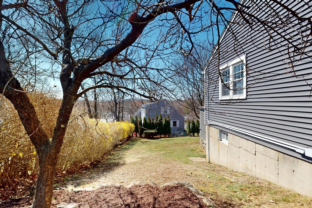 38 Hillcrest Road Waltham, MA 02451 - Photo 29 of 42