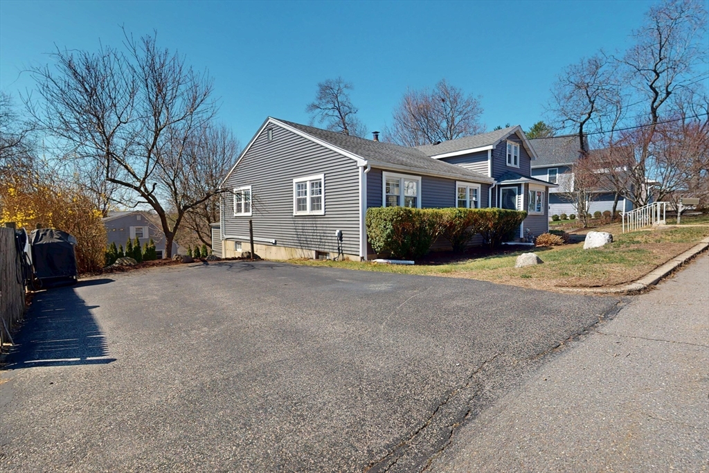 38 Hillcrest Road Waltham, MA 02451 - Photo 31 of 42