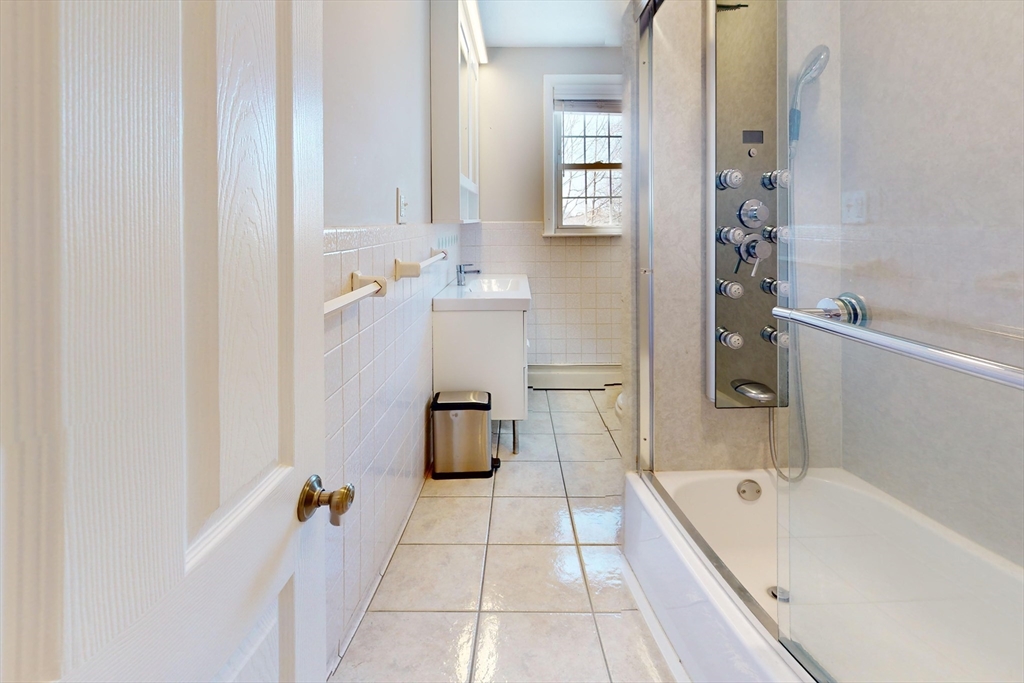 38 Hillcrest Road Waltham, MA 02451 - Photo 34 of 42