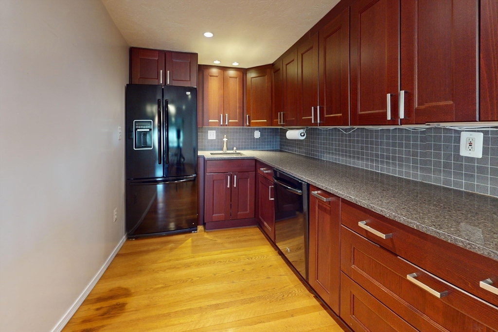 38 Hillcrest Road Waltham, MA 02451 - Photo 35 of 42