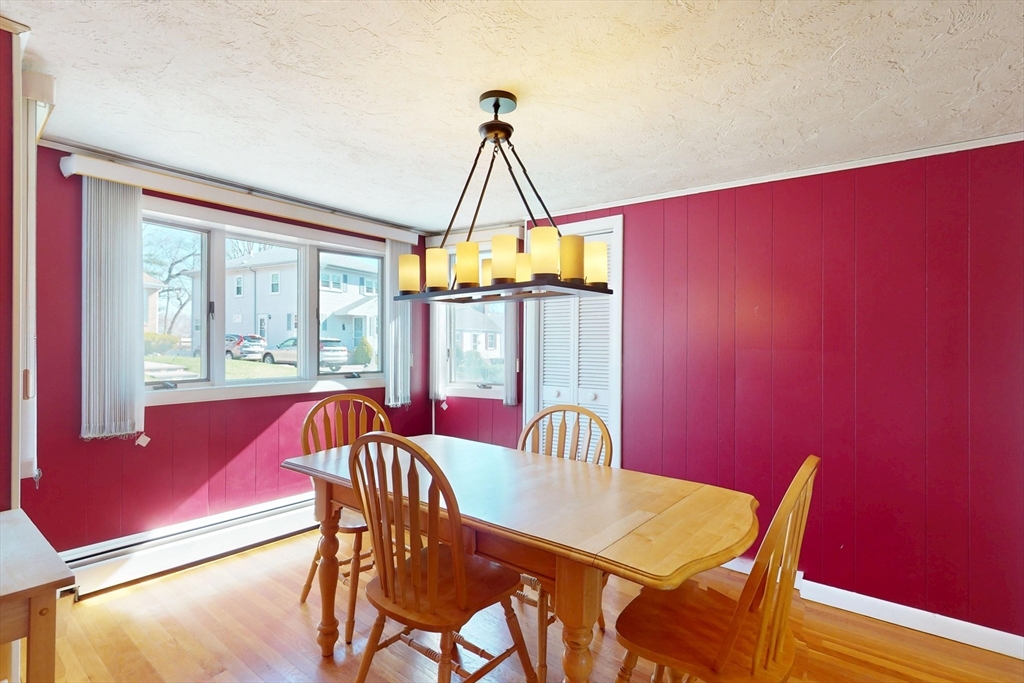 38 Hillcrest Road Waltham, MA 02451 - Photo 9 of 42