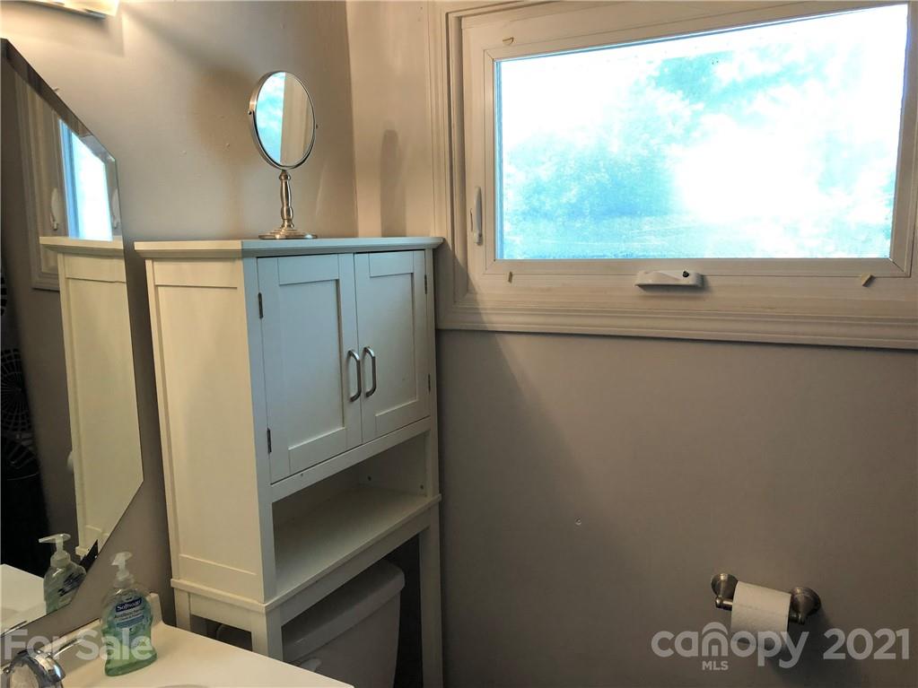 5527 Queen Anne Road, Unit 5 Charlotte, NC 28217 - Photo 19 of 22 Gallery Image 19