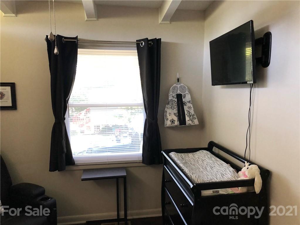 5527 Queen Anne Road, Unit 5 Charlotte, NC 28217 - Photo 21 of 22 Gallery Image 21