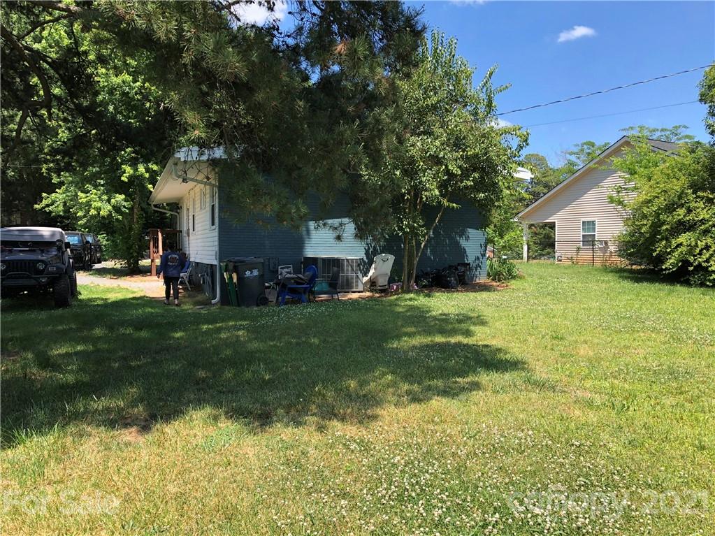 5527 Queen Anne Road, Unit 5 Charlotte, NC 28217 - Photo 7 of 22 Gallery Image 7