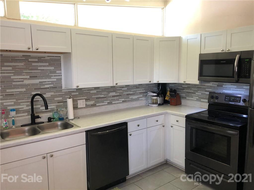 5527 Queen Anne Road, Unit 5 Charlotte, NC 28217 - Photo 10 of 22 Gallery Image 10