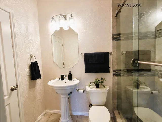 $3,400 | 8504 Young Lane, Austin, TX 78737