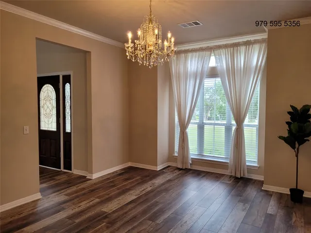 $3,400 | 8504 Young Lane, Austin, TX 78737