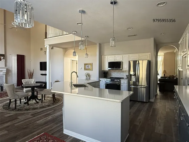 $3,400 | 8504 Young Lane, Austin, TX 78737