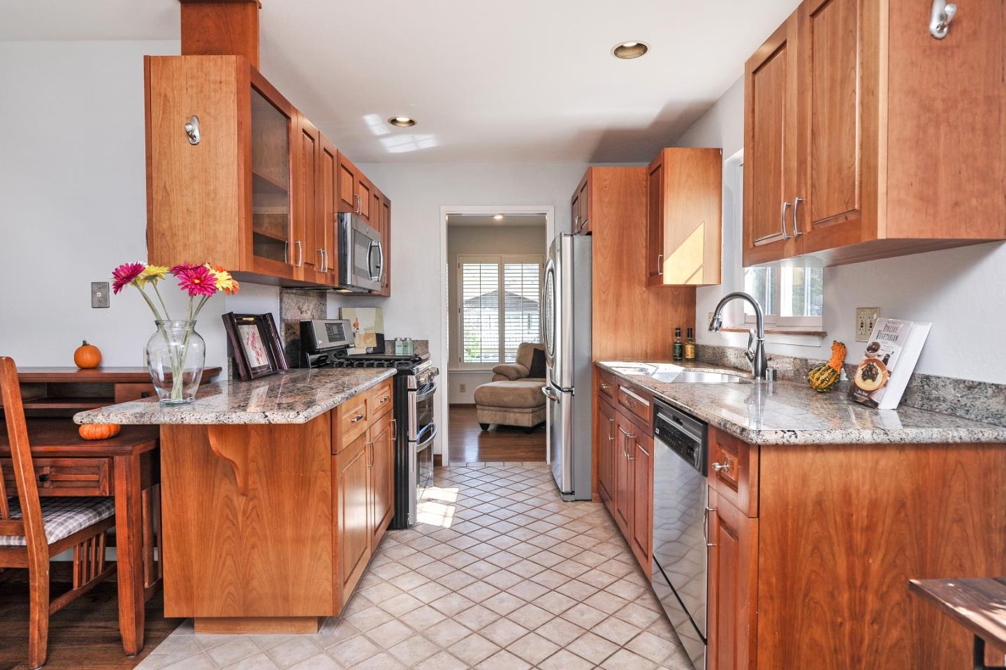 1045 Everglades Drive Pacifica, CA 94044 - Photo 8 of 30