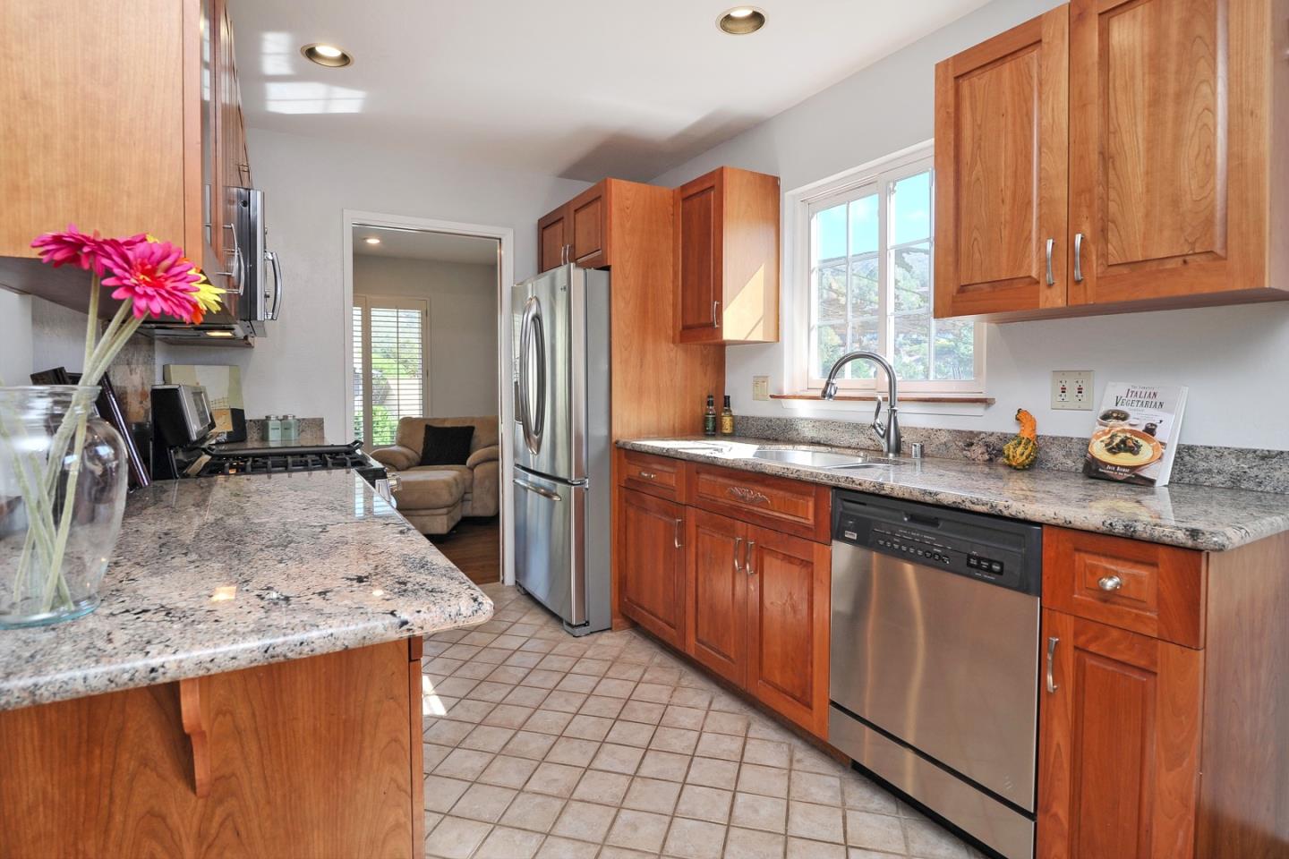 1045 Everglades Drive Pacifica, CA 94044 - Photo 9 of 30