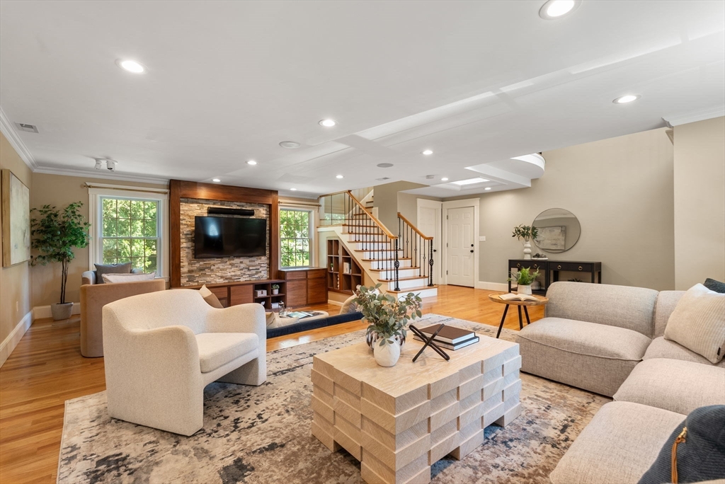 107 Rowe Street Newton, MA 02466 - Photo 7 of 30