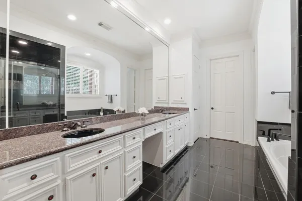 $6,000 | 3210 Maroneal Street, Houston, TX 77025