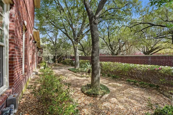 $6,000 | 3210 Maroneal Street, Houston, TX 77025