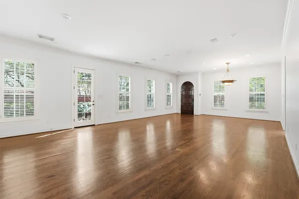 $6,000 | 3210 Maroneal Street, Houston, TX 77025