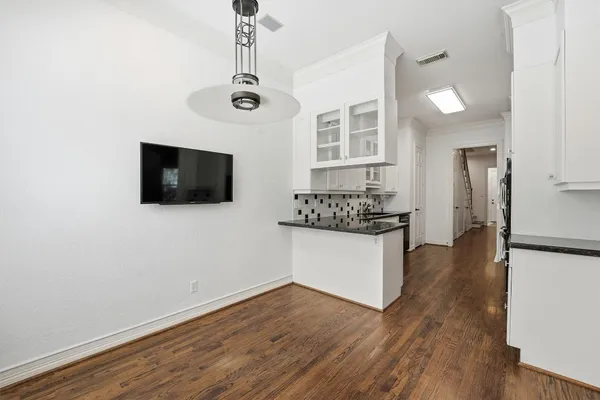 $6,000 | 3210 Maroneal Street, Houston, TX 77025