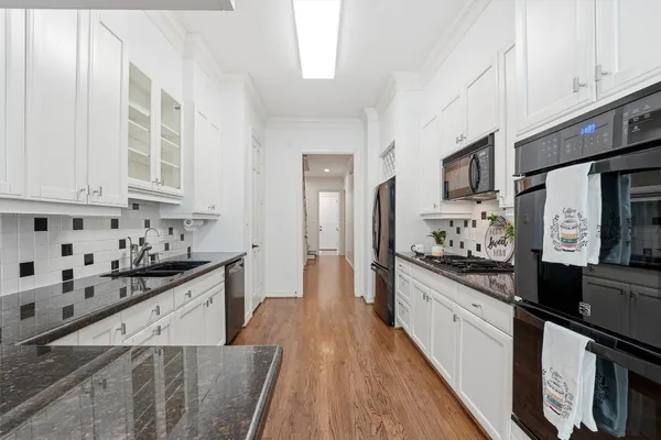 $6,000 | 3210 Maroneal Street, Houston, TX 77025