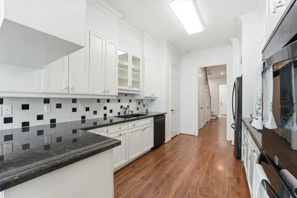 $6,000 | 3210 Maroneal Street, Houston, TX 77025