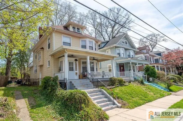 $375,000 | 28 Oak Lane, Trenton, NJ 08618