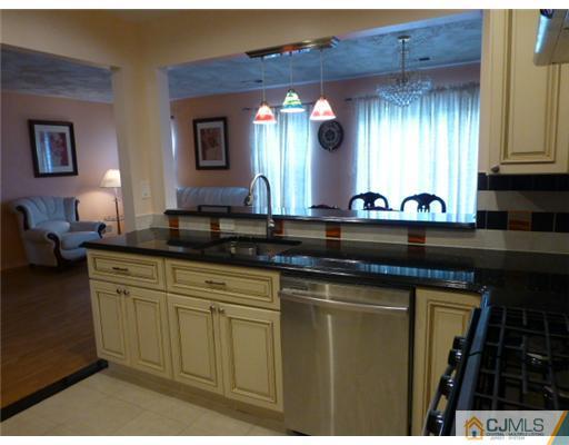 39 Rainford Road Edison, NJ 08820 - Photo 14 of 14