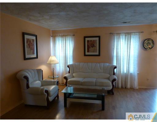 39 Rainford Road Edison, NJ 08820 - Photo 3 of 14