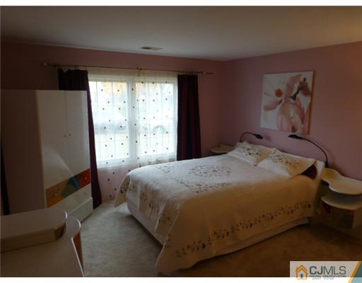 39 Rainford Road Edison, NJ 08820 - Photo 7 of 14