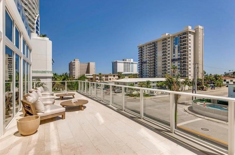 401 North Birch Road, Unit 515 Fort Lauderdale, FL 33304 - Photo 13 of 23 a view of roof deck with tall buildings