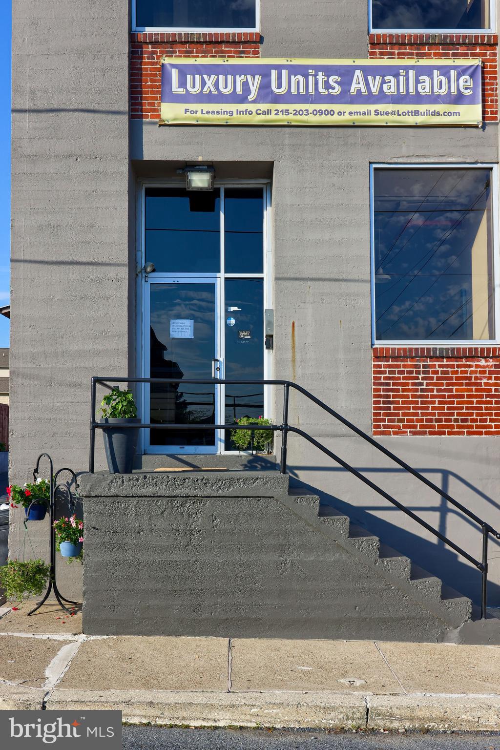 31 South Sterley Street, Unit 401 Reading, PA 19607 - Photo 4 of 52 Exterior Entrance
