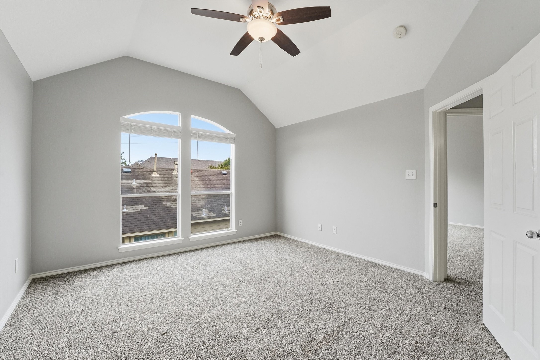 1507 Sutton Street Houston, TX 77006 - Photo 25 of 31 a view of an empty room with a window